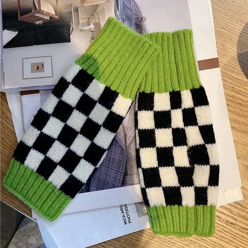 BowLift | Women’s Checkered Winter Gloves – Warm Fingerless Knit Plaid Design