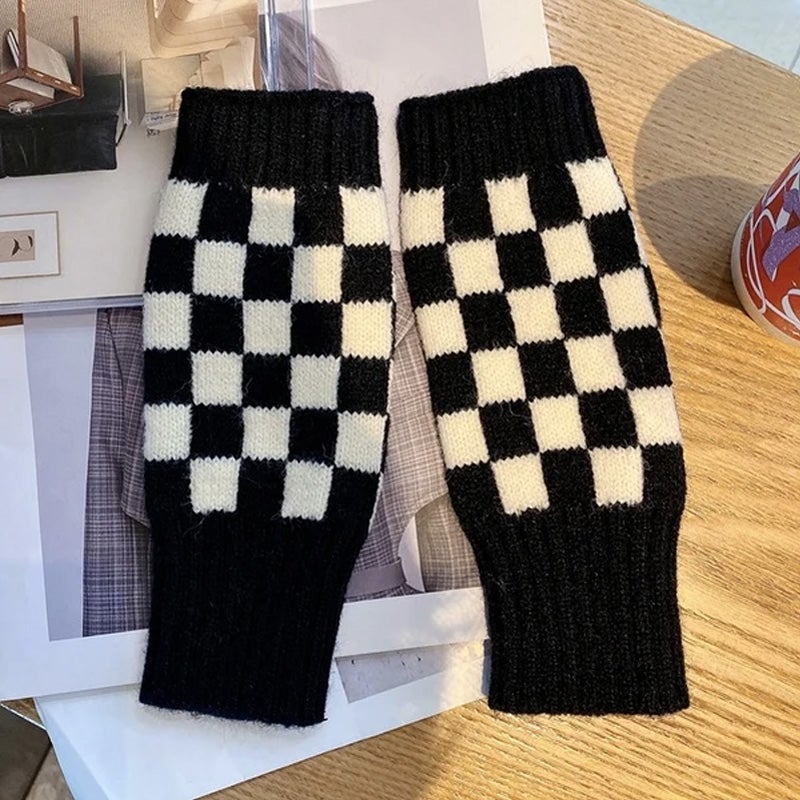 BowLift | Women’s Checkered Winter Gloves – Warm Fingerless Knit Plaid Design