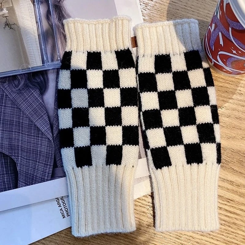 BowLift | Women’s Checkered Winter Gloves – Warm Fingerless Knit Plaid Design