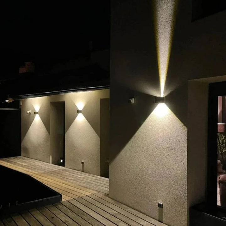BowLift | Wall Light Black Aluminium Adjustable Cube LED