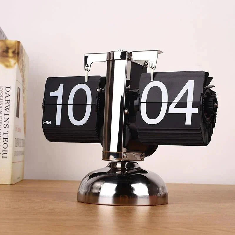Retro Flip Clock with Automatic Turning Element | Bowlift