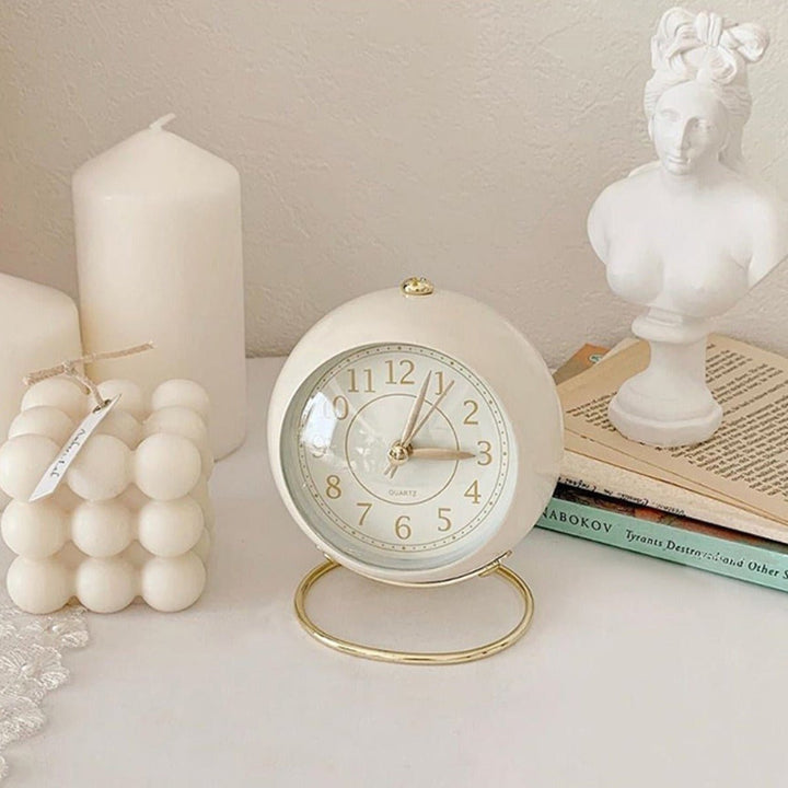 BowLift | Vintage round Analog Watch