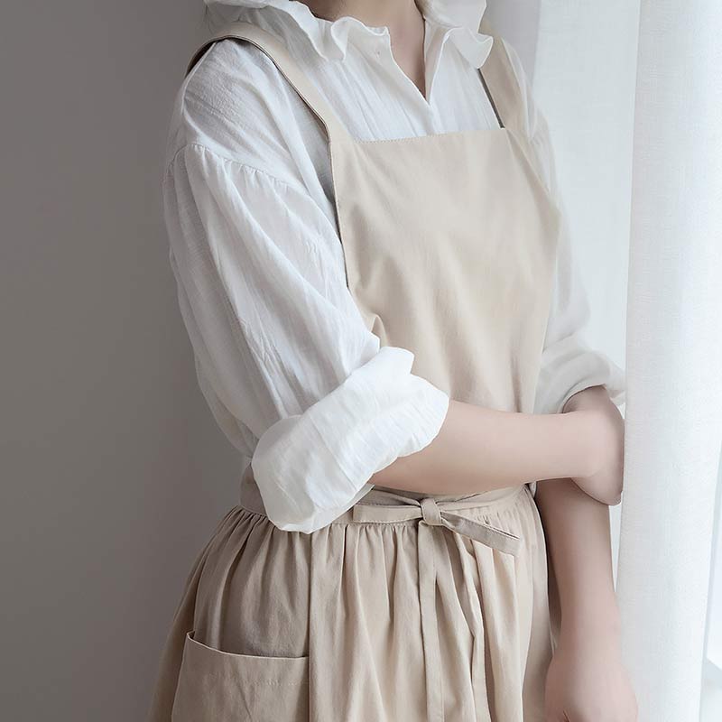BowLift | Waterproof Cotton Apron with Convenient Pockets - ChefMate