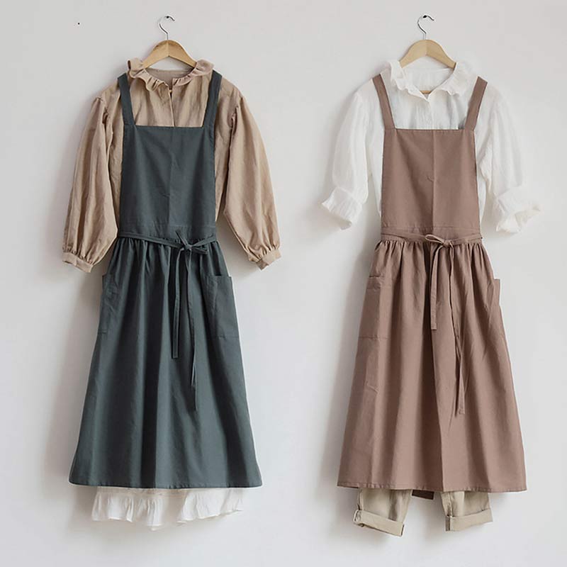 BowLift | Waterproof Cotton Apron with Convenient Pockets - ChefMate