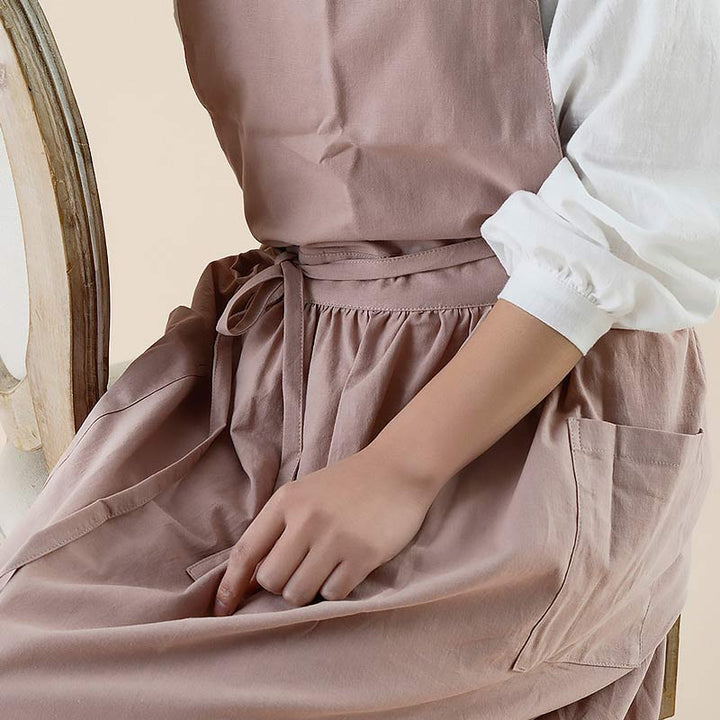 BowLift | Waterproof Cotton Apron with Convenient Pockets - ChefMate