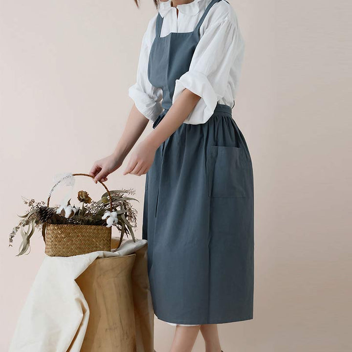 BowLift | Waterproof Cotton Apron with Convenient Pockets - ChefMate