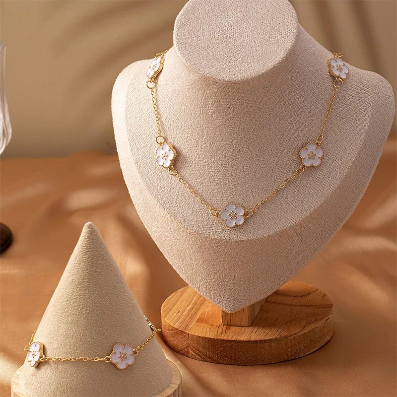 BowLift | White Accented Clover Necklace and Bracelet Set