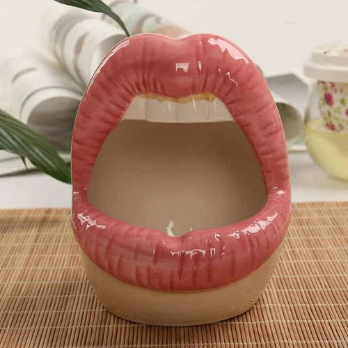 BowLift | Patty - Unique lip-shaped plant pot
