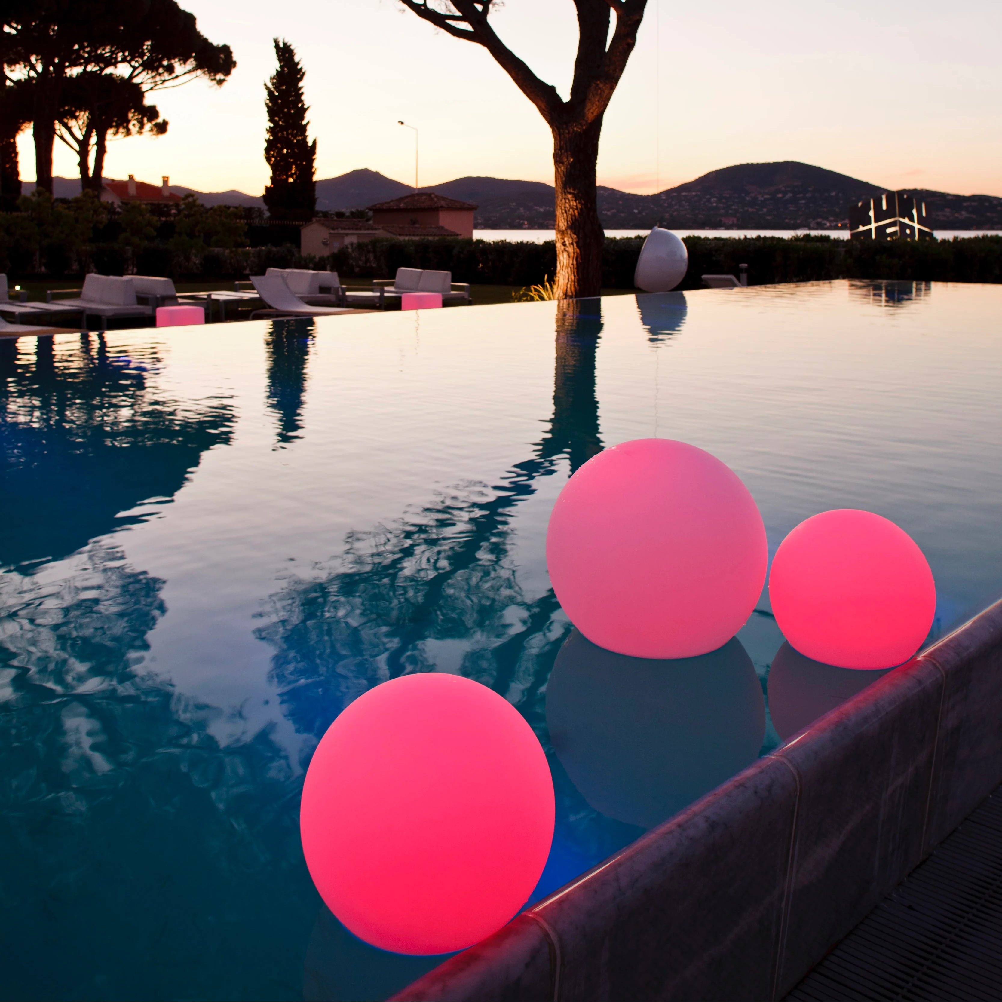 BowLift | Wireless Mood Lamp for Indoor & Outdoor - LumaSphere