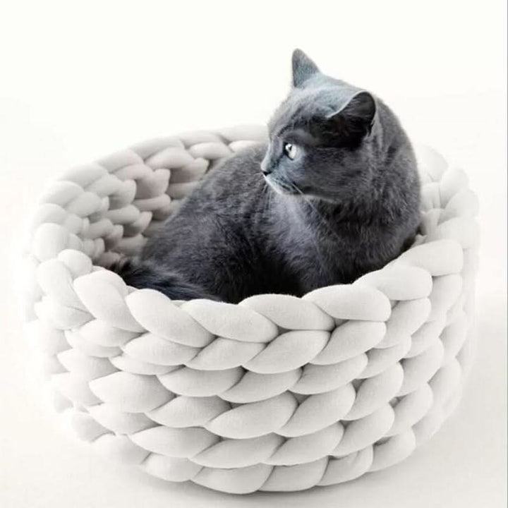 BowLift | WOOLLYNEST – Soft wool basket for pets with supportive edge shape