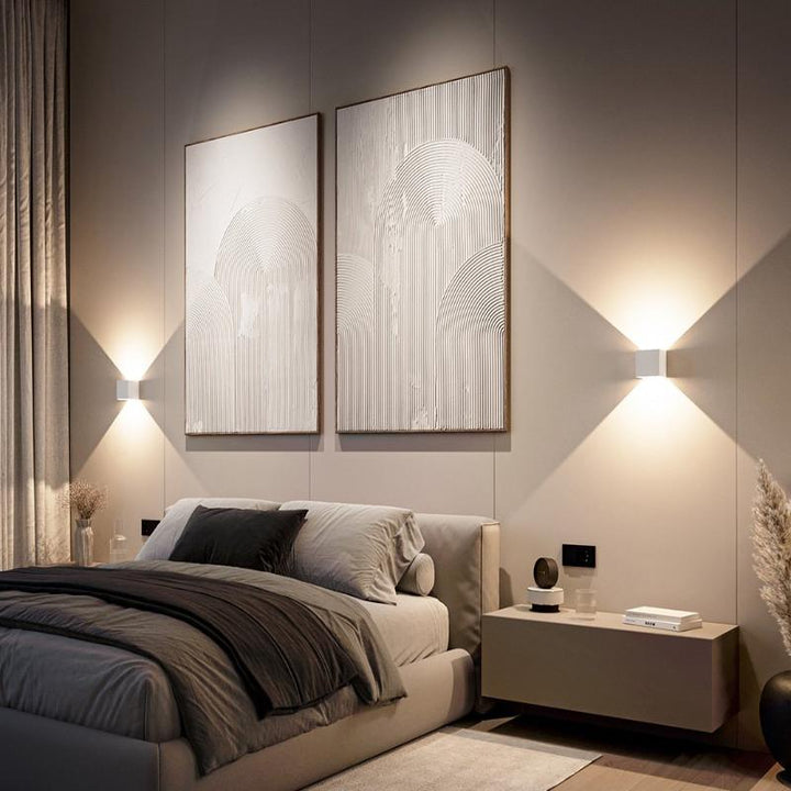 BowLift | Elegant LED wall lamp with atmospheric, warm light