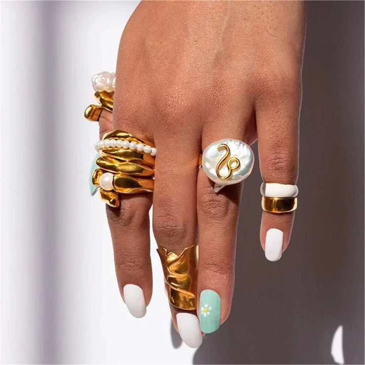 BowLift | Zodiac Sign Large Pearl Statement Ring